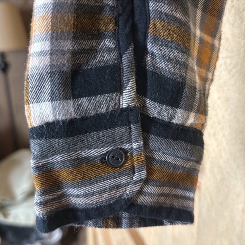 Levi’s plaid flannel shirt / jacket with warm Sherpa lining Size Small - Picture 3 of 11